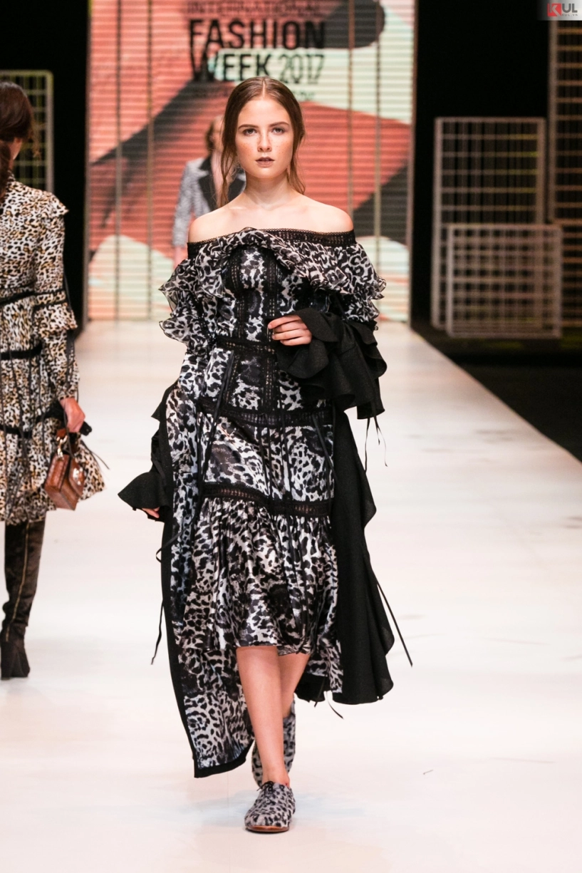 Thanh hằng mang đến cái kết viên mãn cho vifw 2017 - 12