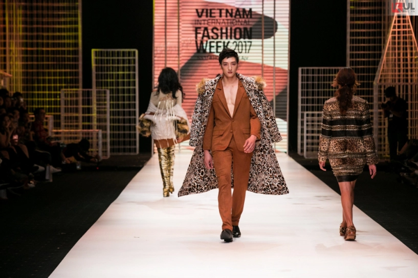 Thanh hằng mang đến cái kết viên mãn cho vifw 2017 - 19