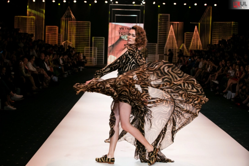 Thanh hằng mang đến cái kết viên mãn cho vifw 2017 - 26