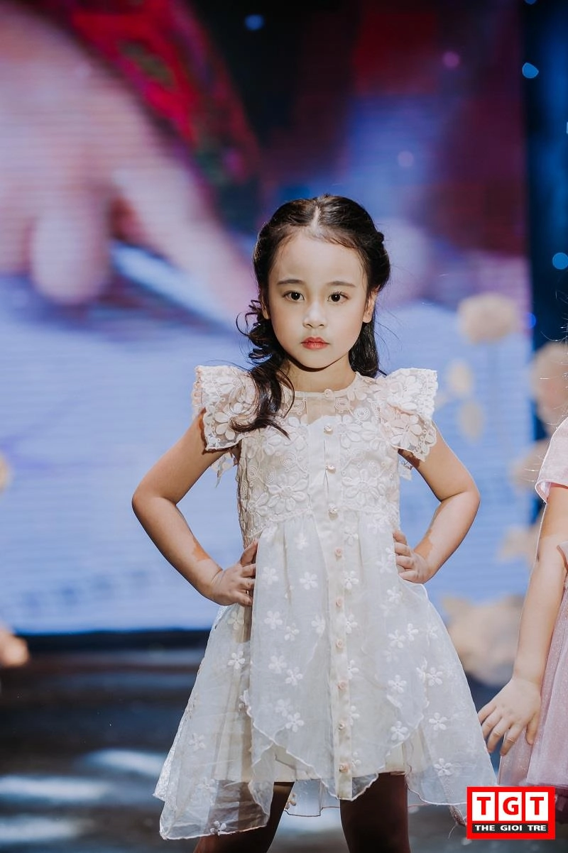 Thời trang ellie vu cùng bộ sưu tập đặc biệt trong tuần lễ thời trang trẻ 2017 - 7