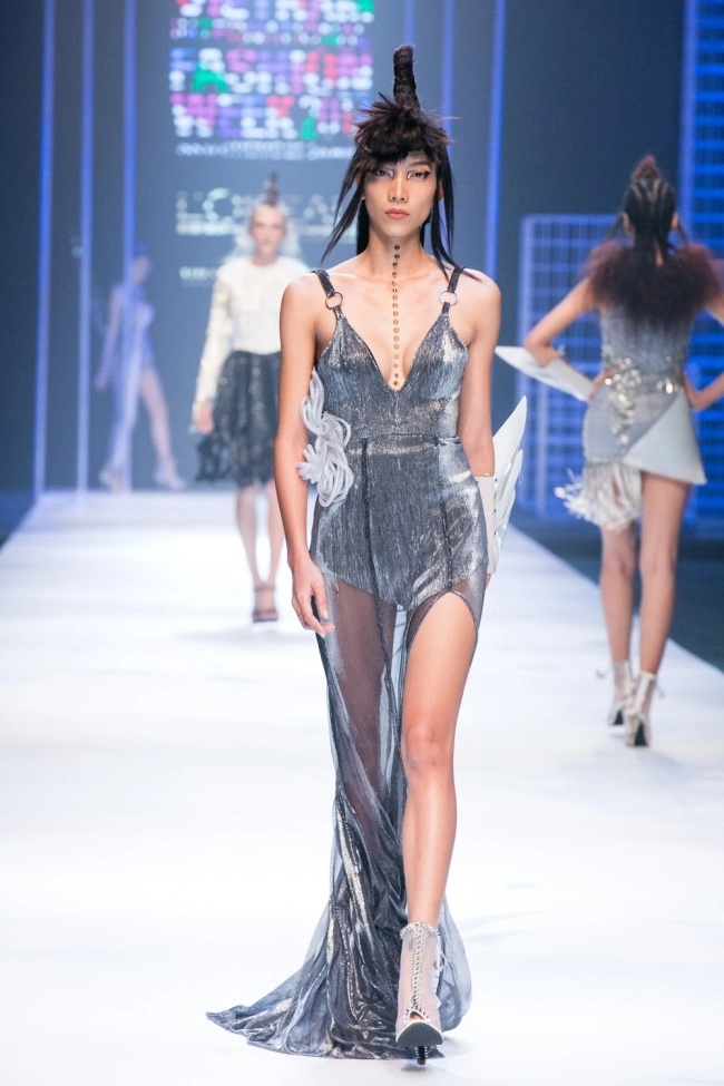 thót tim trước những kiểu tóc như phi thuyền đĩa bay tại vifw 2017 - 1