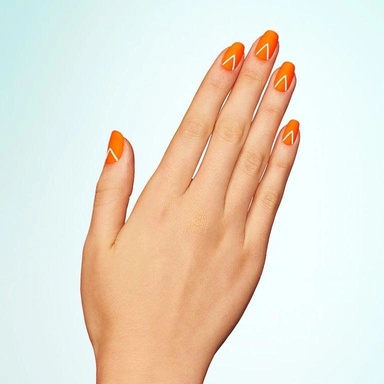 Top 3 mẫu nail xinh nhất cho tết này nếu các nàng đã chán màu đỏ - 4