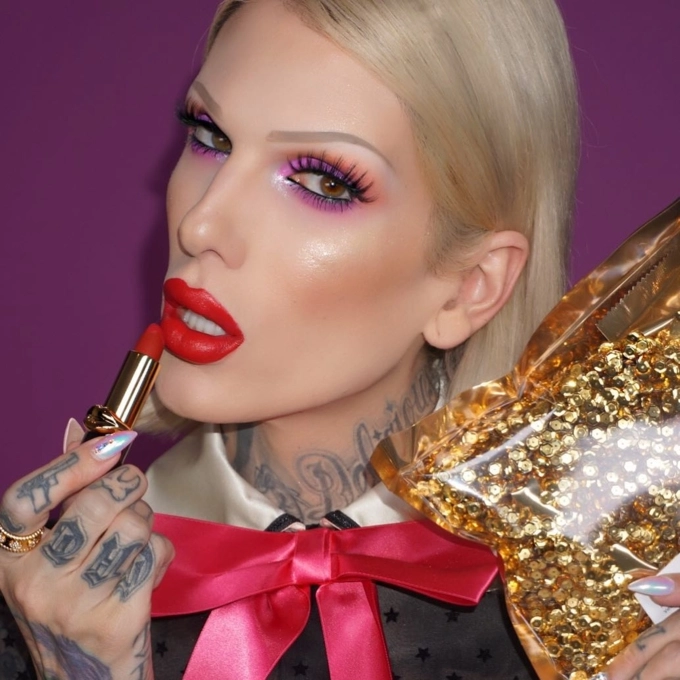 Top 6 chàng trai có tài makeup khiến các cô nàng điệu đà cũng phải tâm phục khẩu phục - 3
