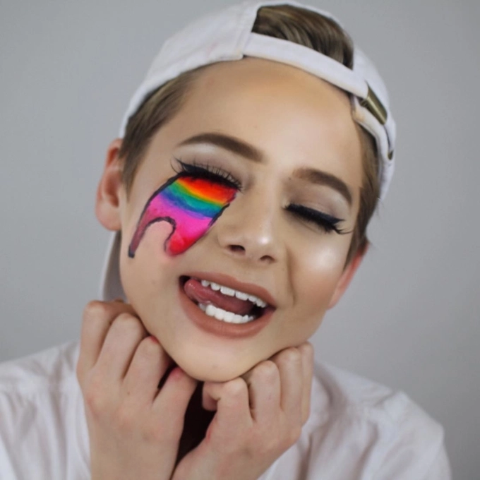 Top 6 chàng trai có tài makeup khiến các cô nàng điệu đà cũng phải tâm phục khẩu phục - 9