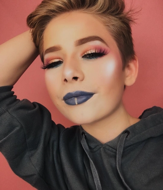 Top 6 chàng trai có tài makeup khiến các cô nàng điệu đà cũng phải tâm phục khẩu phục - 10