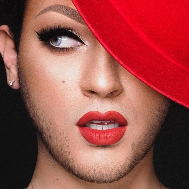 Top 6 chàng trai có tài makeup khiến các cô nàng điệu đà cũng phải tâm phục khẩu phục - 11
