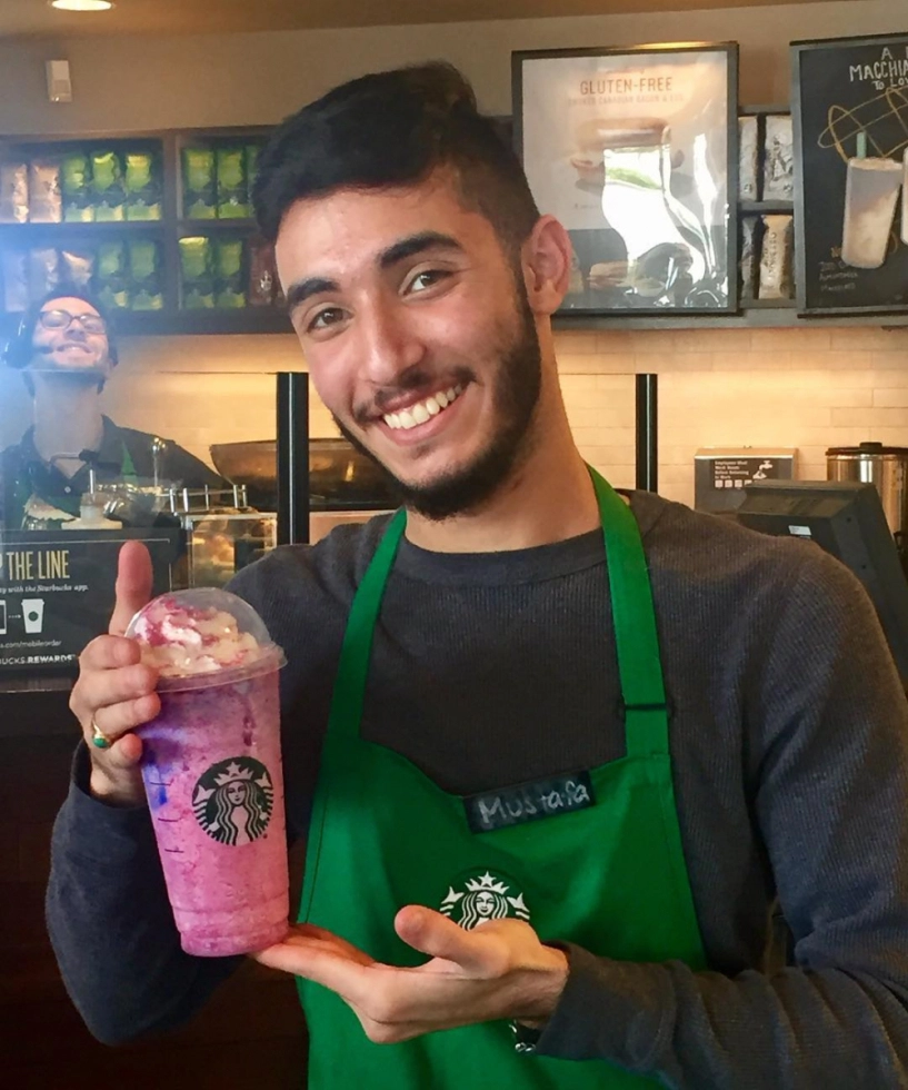 Unicorn frappuccino món cà phê đổi màu đang được dân sống ảo săn lùng - 4