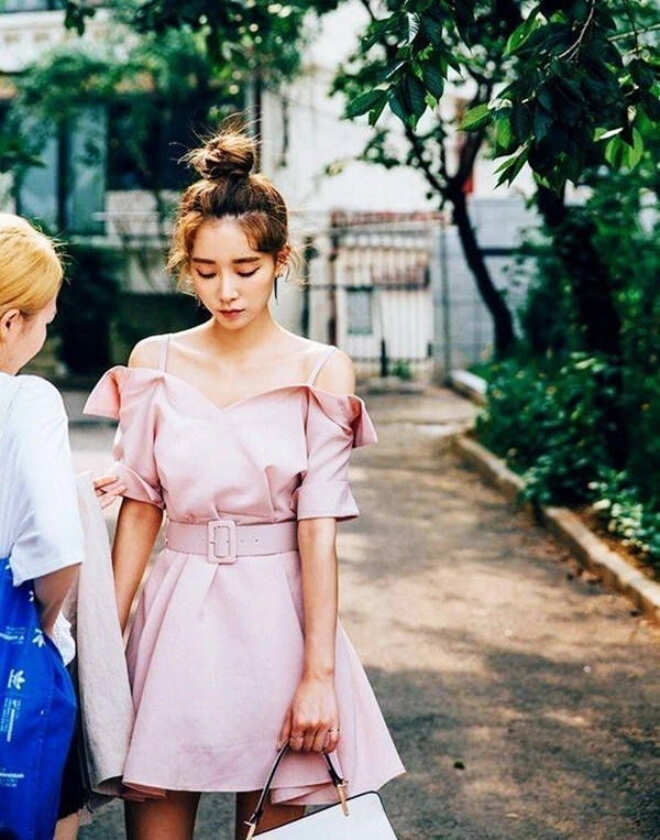 Vào mùa thu con gái muốn diện đồ thật xinh thì không thể quên màu hồng pastel - 2