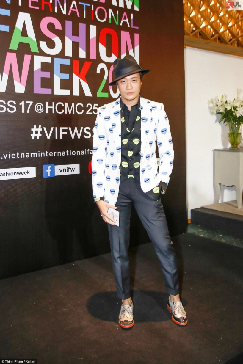 Vifw 2017 hồ ngọc hà tươi tắn trong sắc xanh phạm hương diện cả cây đỏ nổi bần bật - 15
