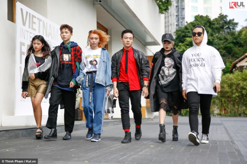 Vifw 2017 nổi bật với loạt trang phục rực rỡ street style ngày thứ 3 tràn ngập những item hay ho - 2