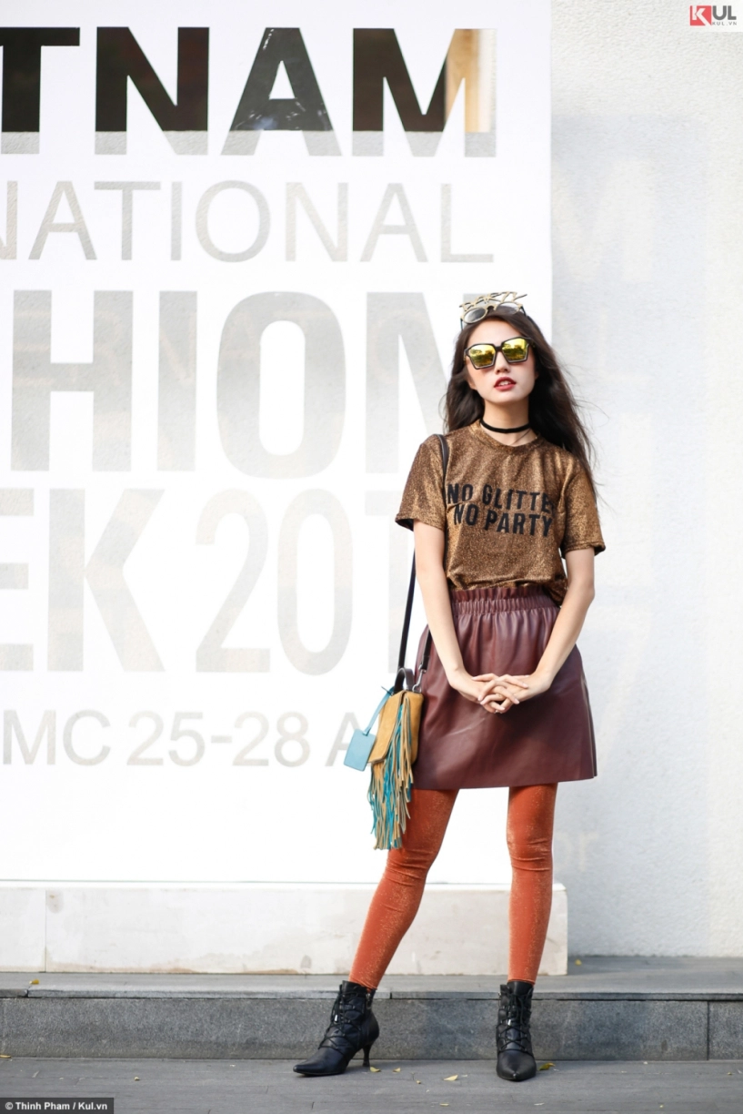 Vifw 2017 nổi bật với loạt trang phục rực rỡ street style ngày thứ 3 tràn ngập những item hay ho - 4