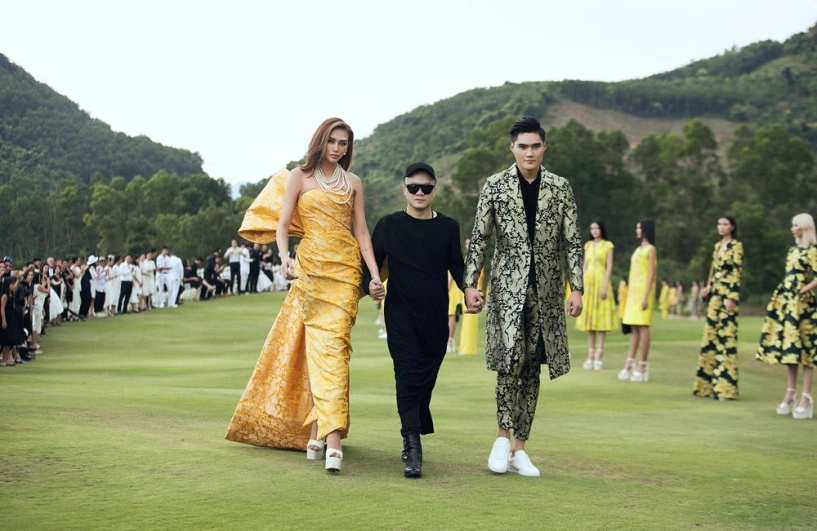 Võ hoàng yến h hen niê nói gì về sàn runway lớn nhất việt nam của đỗ mạnh cường - 1
