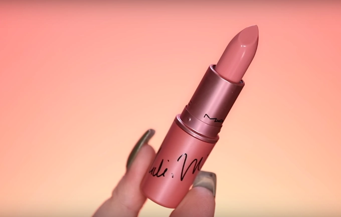 Vừa chào sân 2 thỏi son mới của nicki đã gây sốt nhờ hình ảnh quá xôi thịt - 4