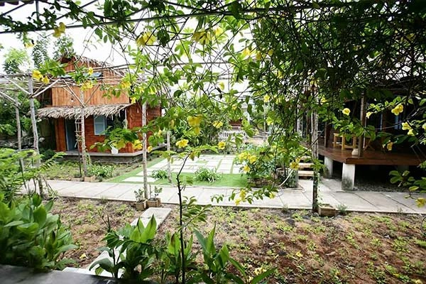 4 bà mẹ gây bức xúc vì để con ăn uống đập phá homestay nhưng vẫn bênh con chằm chặp - 1