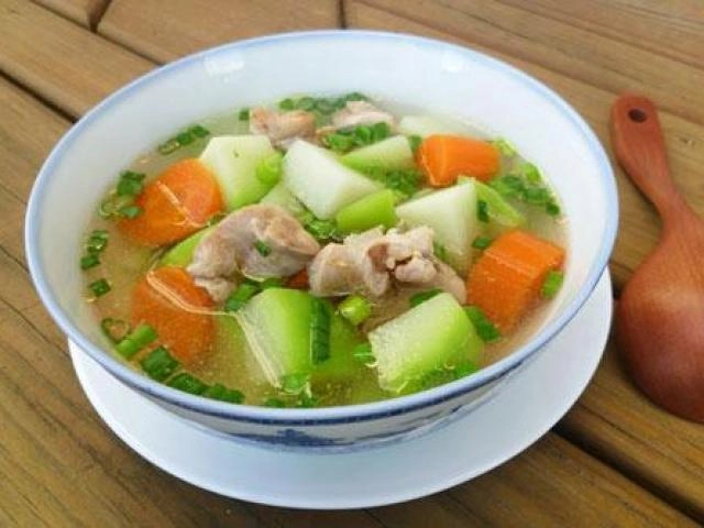 Nếu không muốn vào viện những người này nên tránh xa món canh cua - 2