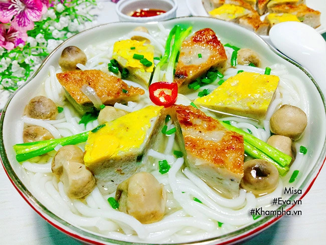 Bánh canh chả cá đậm đà hấp dẫn cả nhà bởi vị thơm ngon - 13