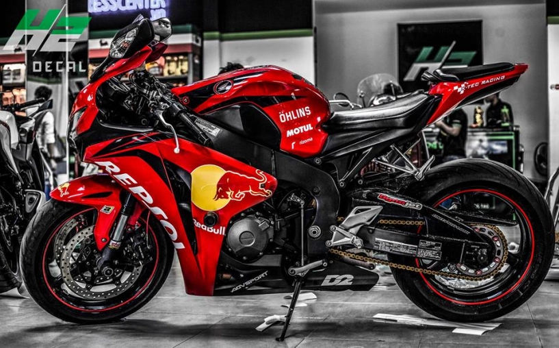 Bò rừng 1000cc trong bộ áo redbul đậm chất sân đua - 1