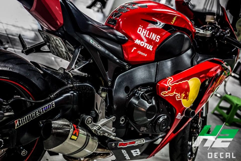 Bò rừng 1000cc trong bộ áo redbul đậm chất sân đua - 2