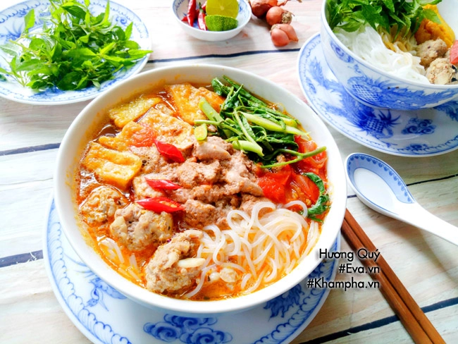 Bún riêu cua chả mực vừa quen vừa lạ chào ngày mới - 8