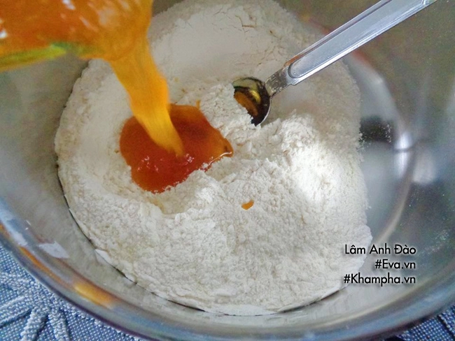 Cách làm bánh nướng nhân khoai môn dẻo đơn giản ngon miệng - 5