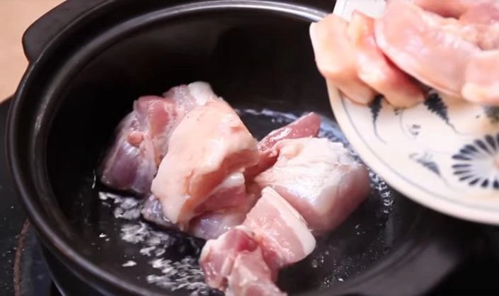 Cách nấu thịt kho tàu mềm ngon béo ngậy ăn mùa nào cũng trôi cơm - 4