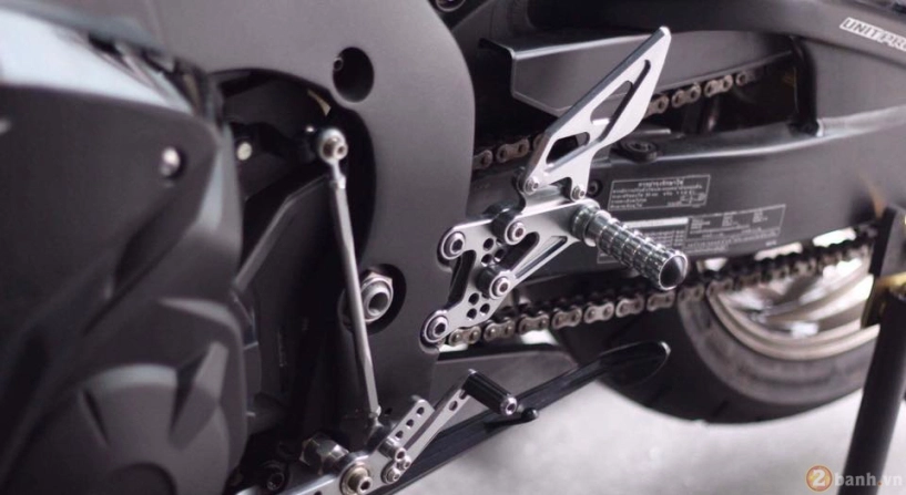 Cbr1000rr đen huyền bí biển khủng tạo dáng kiêu kỳ - 6