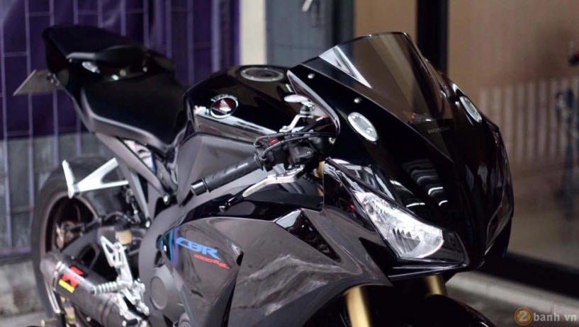 Cbr1000rr đen huyền bí biển khủng tạo dáng kiêu kỳ - 7