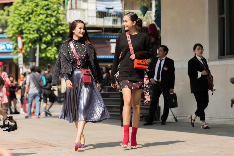 Cựu quán quân vietnams next top model diện street style khuấy đảo đường phố hà nội - 3