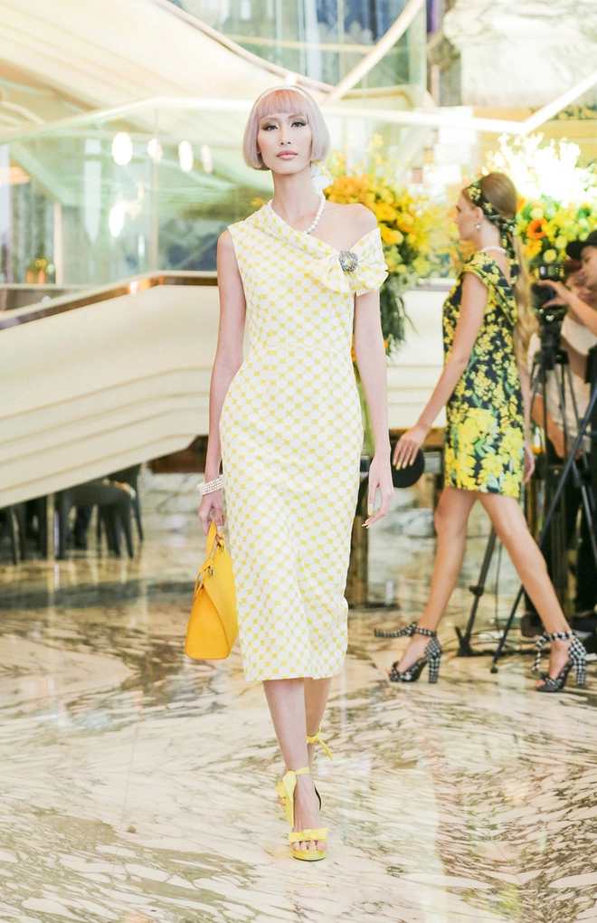 Dàn mỹ nữ chân dài diện sắc vàng mimosa phủ kín đại tiệc thời trang của ntk adrian anh tuấn - 18