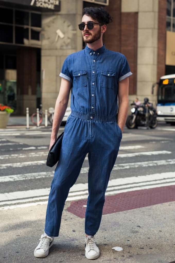 Đàn ông mặc áo dây con trai mặc jumpsuit khiến ai cũng ngoái nhìn ở new york fashion week - 8