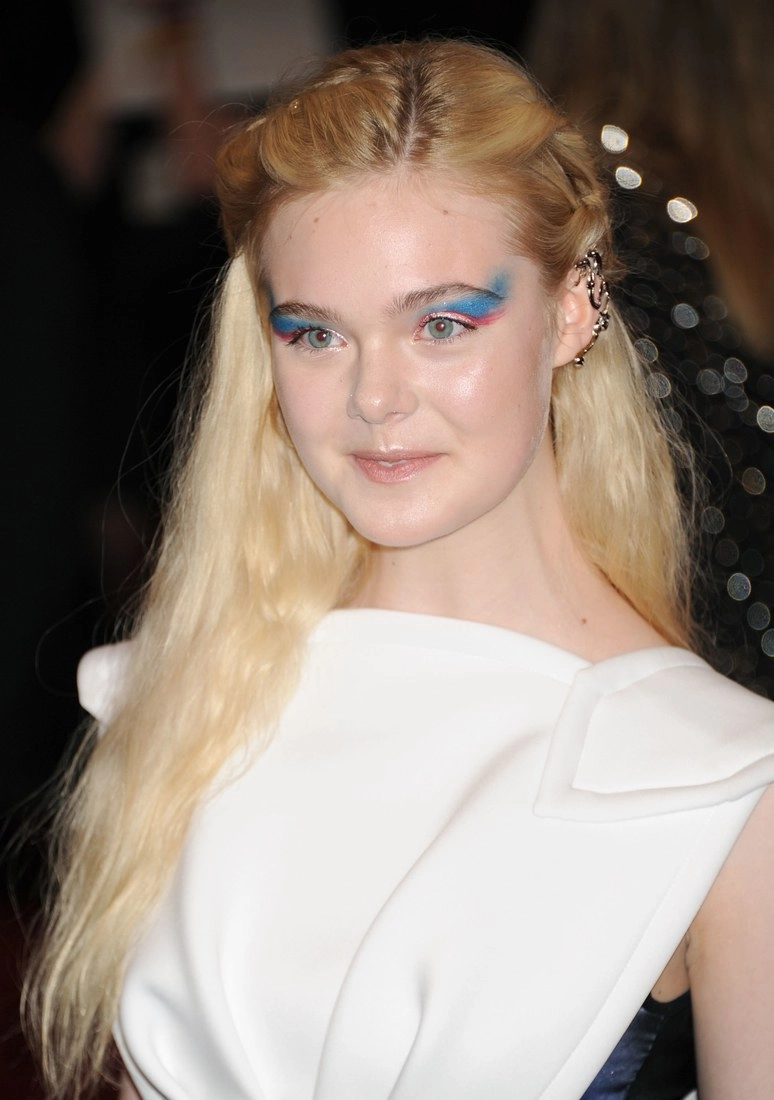 Hành trình hoàn thiện vẻ đẹp của elle fanning từ cô bé xinh xắn trở thành tiên nữ giáng trần - 7