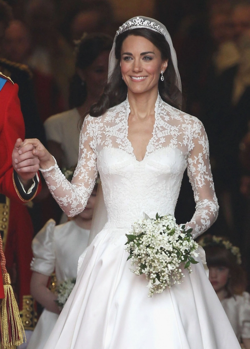Hoa mắt với váy cưới ấn tượng của các cô dâu hoàng gia khắp thế giới - 6