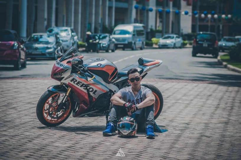 Honda cbr1000rr repsol mạnh mẽ giữa lòng sài gòn - 2