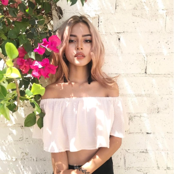 Lily maymac khoe ảnh ăn bánh mì việt nam làm cư dân mạng chao đảo - 6