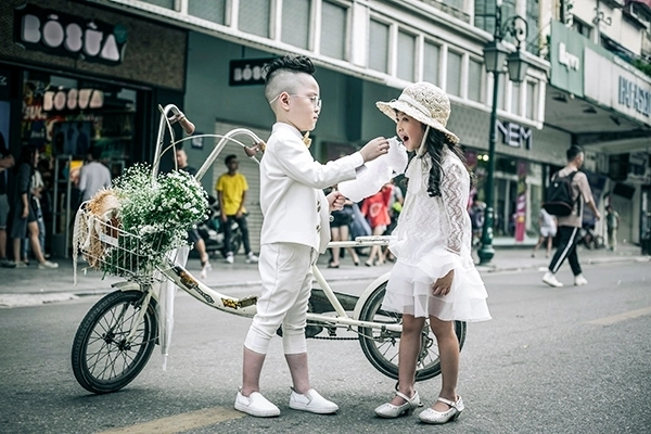 Mẫu nhí đáng yêu trong trang phục của ntk thảo nguyễn tại the best street style - 11