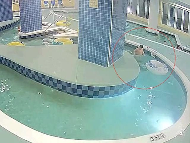 Những vụ trẻ đuối nước tại bể mẹ mải dùng điện thoại người ngoài tưởng bé bơi giỏi - 5