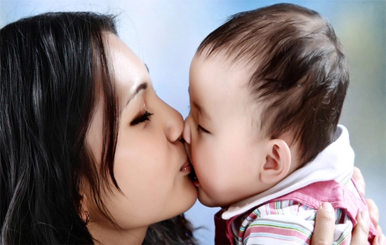 Phần lớn mẹ việt mắc phải những thói quen gây hại sức khỏe và nhận thức của trẻ sơ sinh - 1