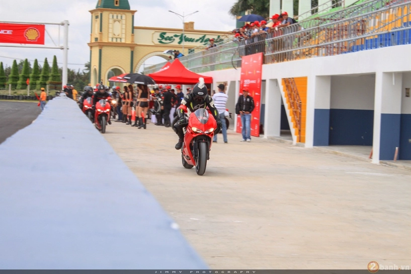 Tuyệt phẩm thương mại ducati 959 panigale gào thét trong ngày hội trackday của ducati việt nam - 26