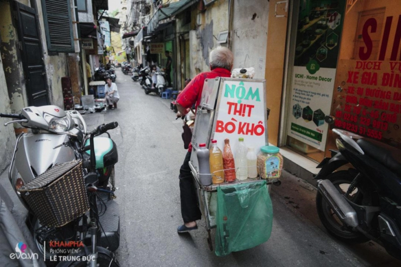 Xe nộm bò khô gần 40 năm không một tiếng rao kiếm 4 triệu mỗi ngày của giáo sư hn - 1