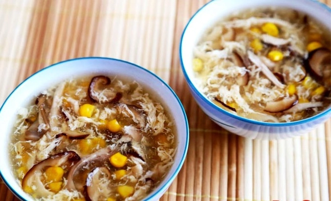 Cách làm soup gà nấm hương thơm ngon - 1