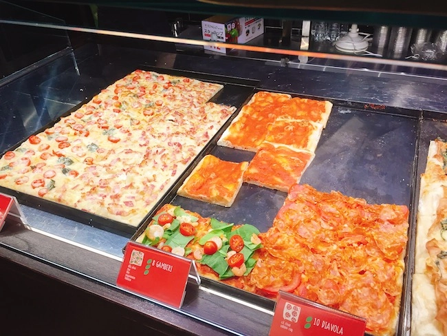 Cầm 20k ăn ngay pizza chuẩn ý phố triệu việt vương - 3