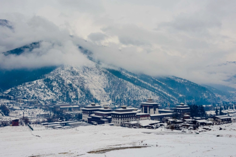 Choáng ngợp trước cảnh sắc đẹp ma mị của bhutan khi vào đông - 1