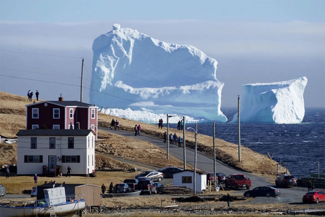 Hàng triệu người đổ về canada để ngắm tảng băng trôi trong truyền thuyết - 1