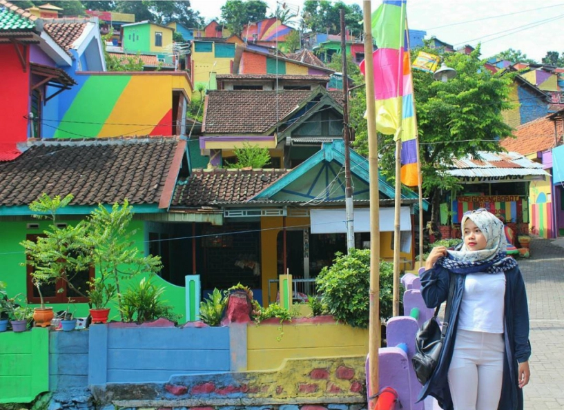 Kampung pelang - ngôi làng 7 màu làm mưa làm gió với dân sống ảo indonesia - 11