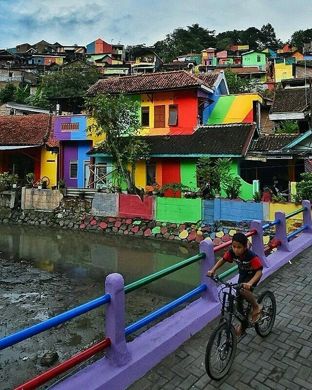 Kampung pelang - ngôi làng 7 màu làm mưa làm gió với dân sống ảo indonesia - 12