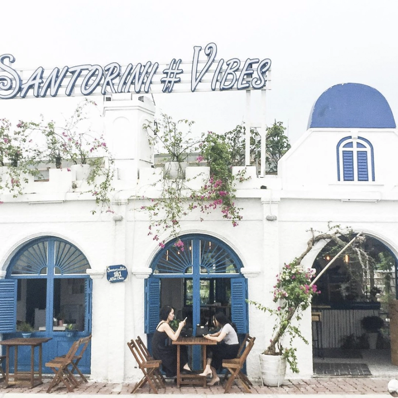 Lạc vào quán cà phê santorini thu nhỏ ven hồ tây - 3