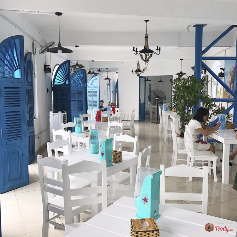 Lạc vào quán cà phê santorini thu nhỏ ven hồ tây - 7