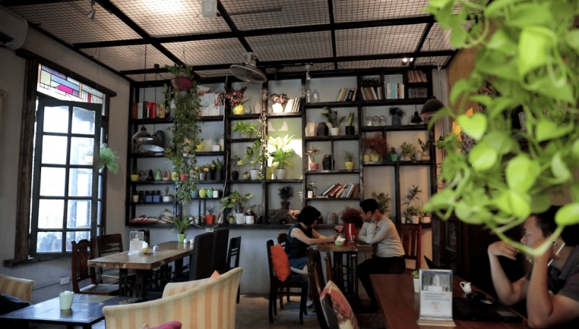 Lạc vào quán café đẹp như vườn cổ tích ở hà nội - 9