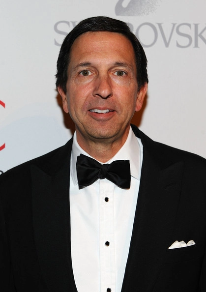 Michael kors thâu tóm toàn bộ cổ phần của versace sau khi chi 22 tỷ usd để mua lại - 2