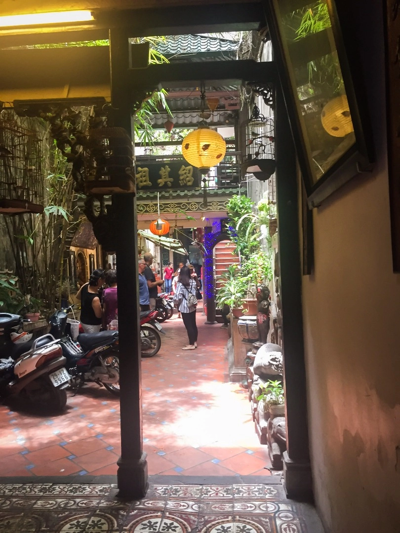 Ngắm trọn view hồ gươm từ café phố cổ - 3